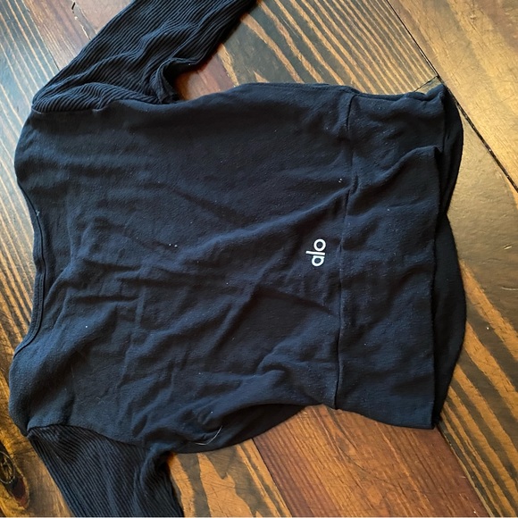 ALO Yoga Black Long Sleeve Top - Picture 4 of 5